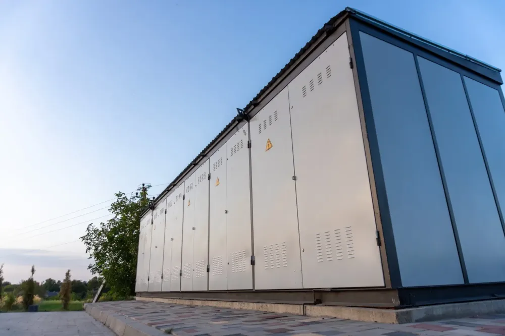 Installation de batterie de stockage à Tostat