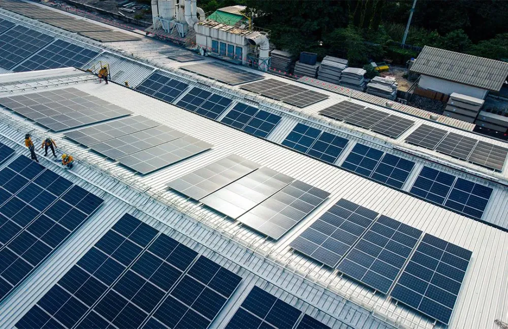 panneau solaire sur usine
